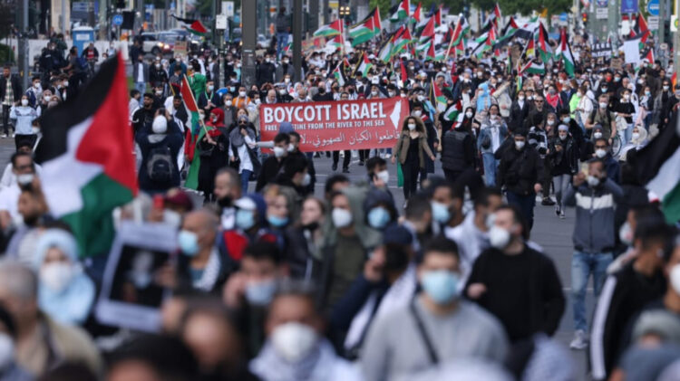 দুনিয়া ফিলিস্তিনের মুক্তিবাহিনির সাথে আছে